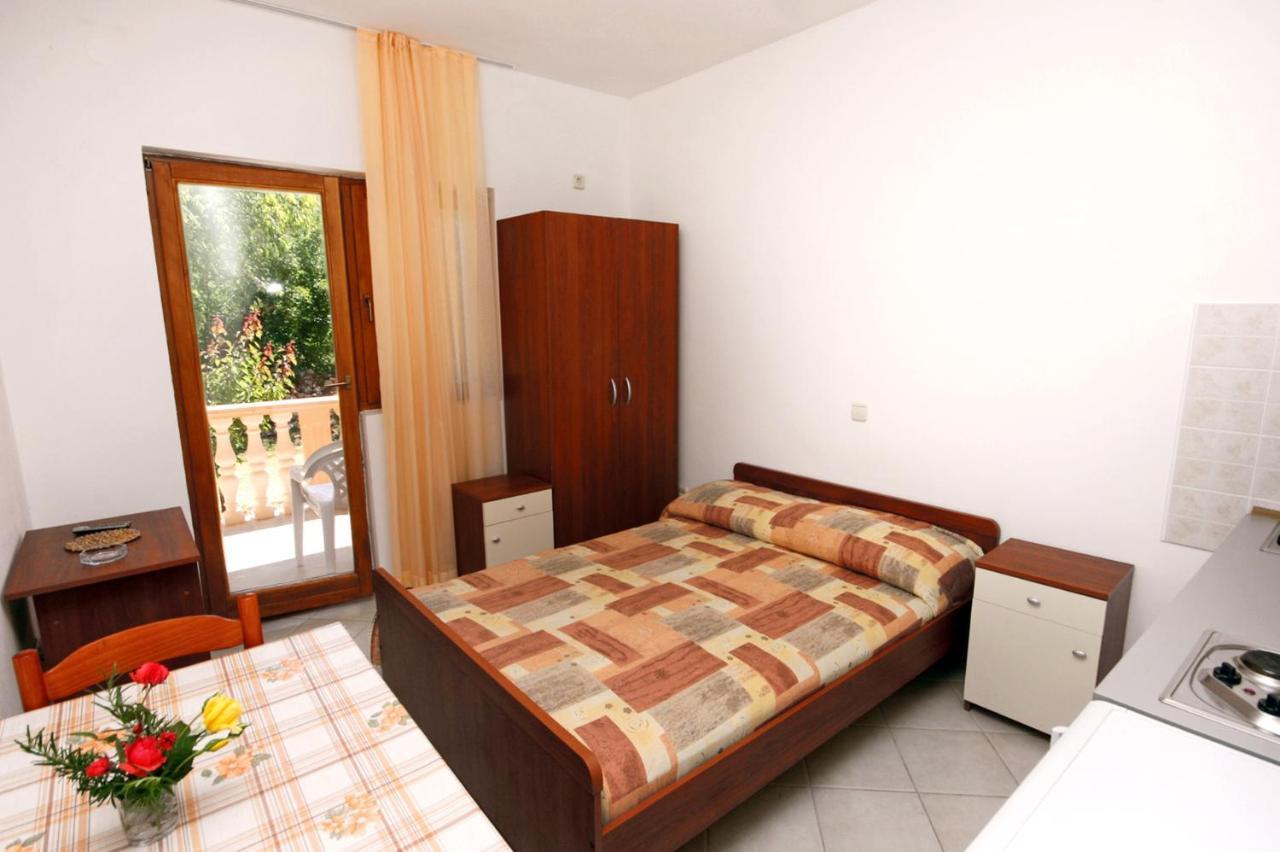 Apartments With A Parking Space Rovanjska, Paklenica - 6209 Exterior foto